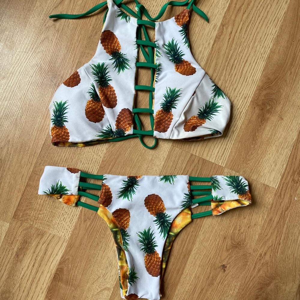 Reversible pineapple bikini 🍍